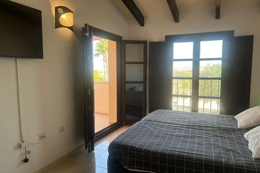 3 bedroom Villa for sale in Hacienda del Alamo with pool - € 380,000 (Ref: 9490882)