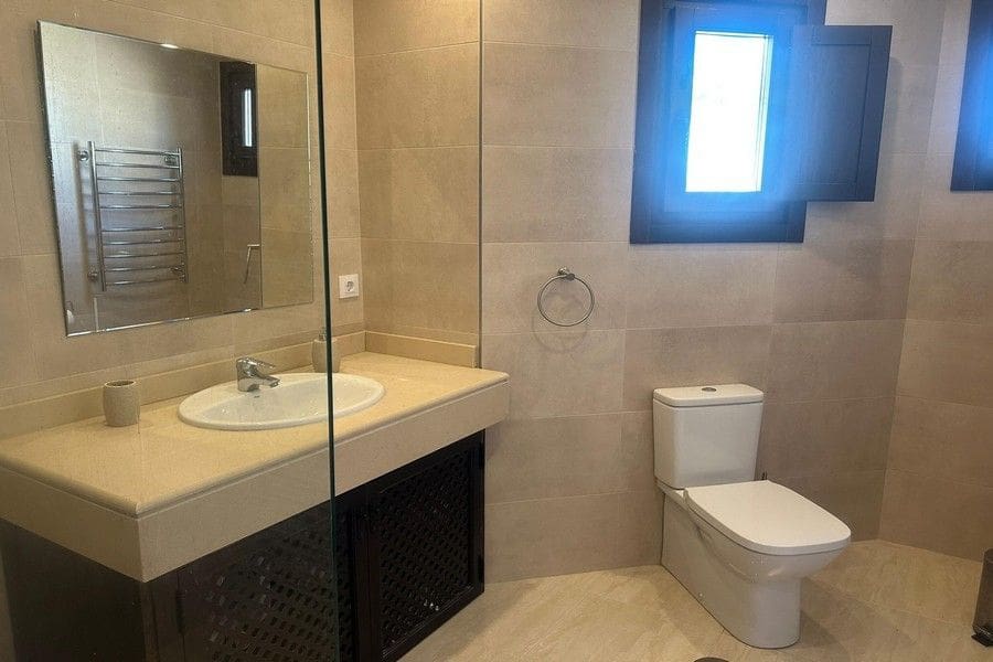 3 bedroom Villa for sale in Hacienda del Alamo with pool - € 380,000 (Ref: 9490882)