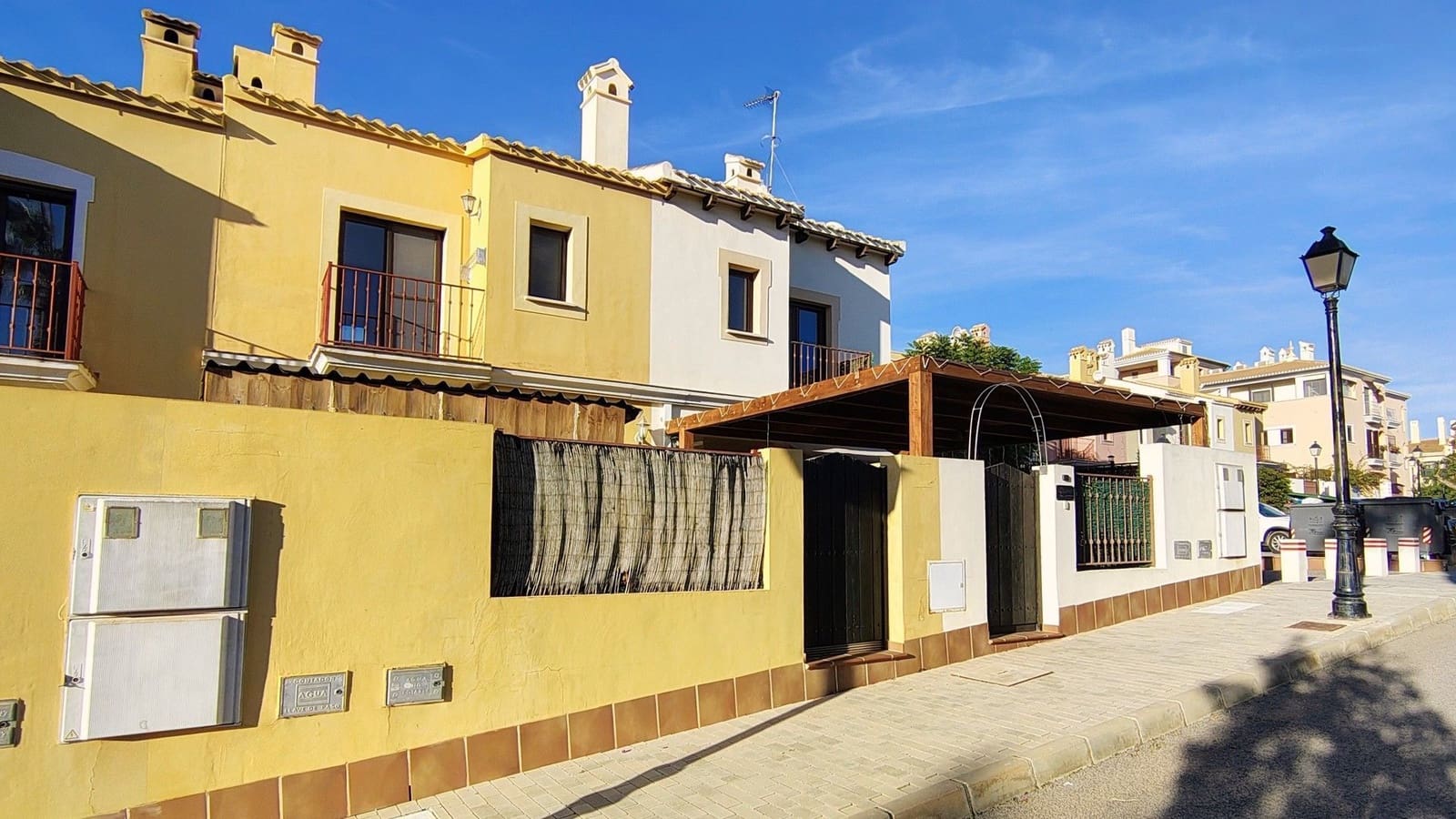 3 bedroom Townhouse for sale in Hacienda del Alamo with pool garage - € 183,000 (Ref: 9503662)