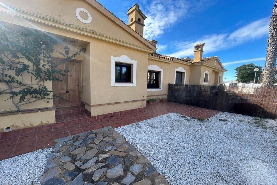 1 bedroom Villa for sale in Fuente Alamo de Murcia with pool garage - € 159,000 (Ref: 9549922)