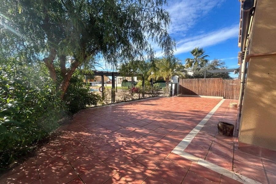 1 bedroom Villa for sale in Fuente Alamo de Murcia with pool garage - € 159,000 (Ref: 9549922)