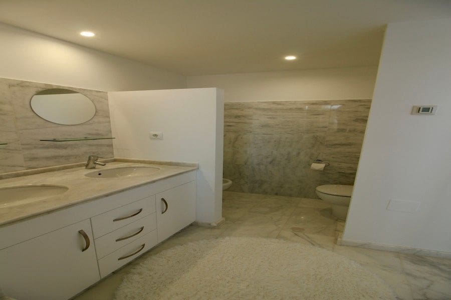 2 bedroom Apartment for sale in Hacienda del Alamo with garage - € 159,900 (Ref: 9566743)