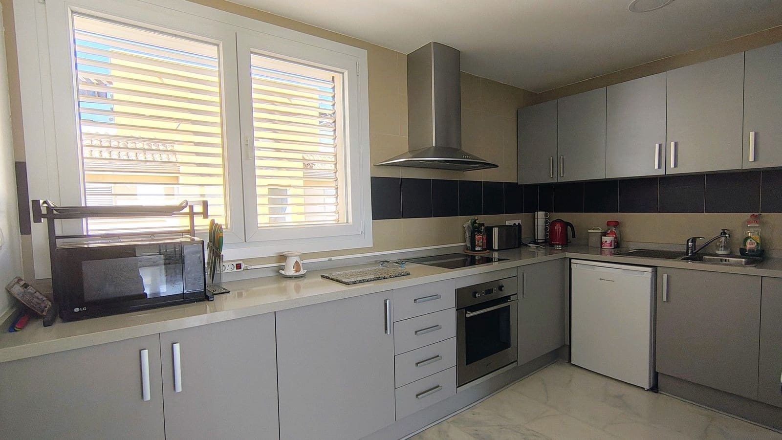 2 sovrum Takvåning till salu i Hacienda del Alamo med garage - 199 950 € (Ref: 9643491)