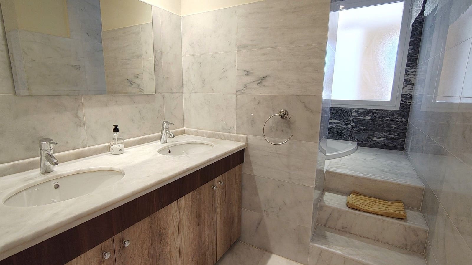 3 bedroom Apartment for sale in Hacienda del Alamo with garage - € 219,900 (Ref: 9731471)