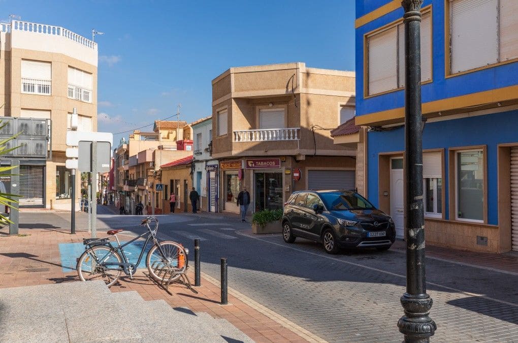 Apartamento de 2 habitaciones en San Miguel de Salinas en venta con piscina - 199.000 € (Ref: 9753527)