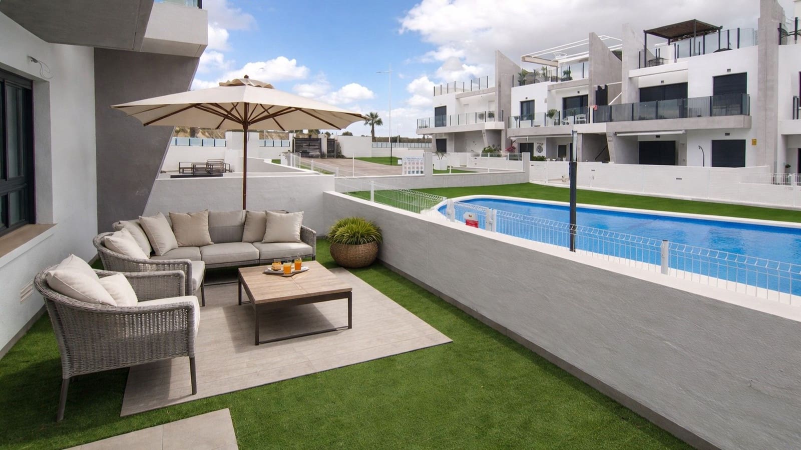 Apartamento de 2 habitaciones en San Miguel de Salinas en venta con piscina - 199.000 € (Ref: 9753527)