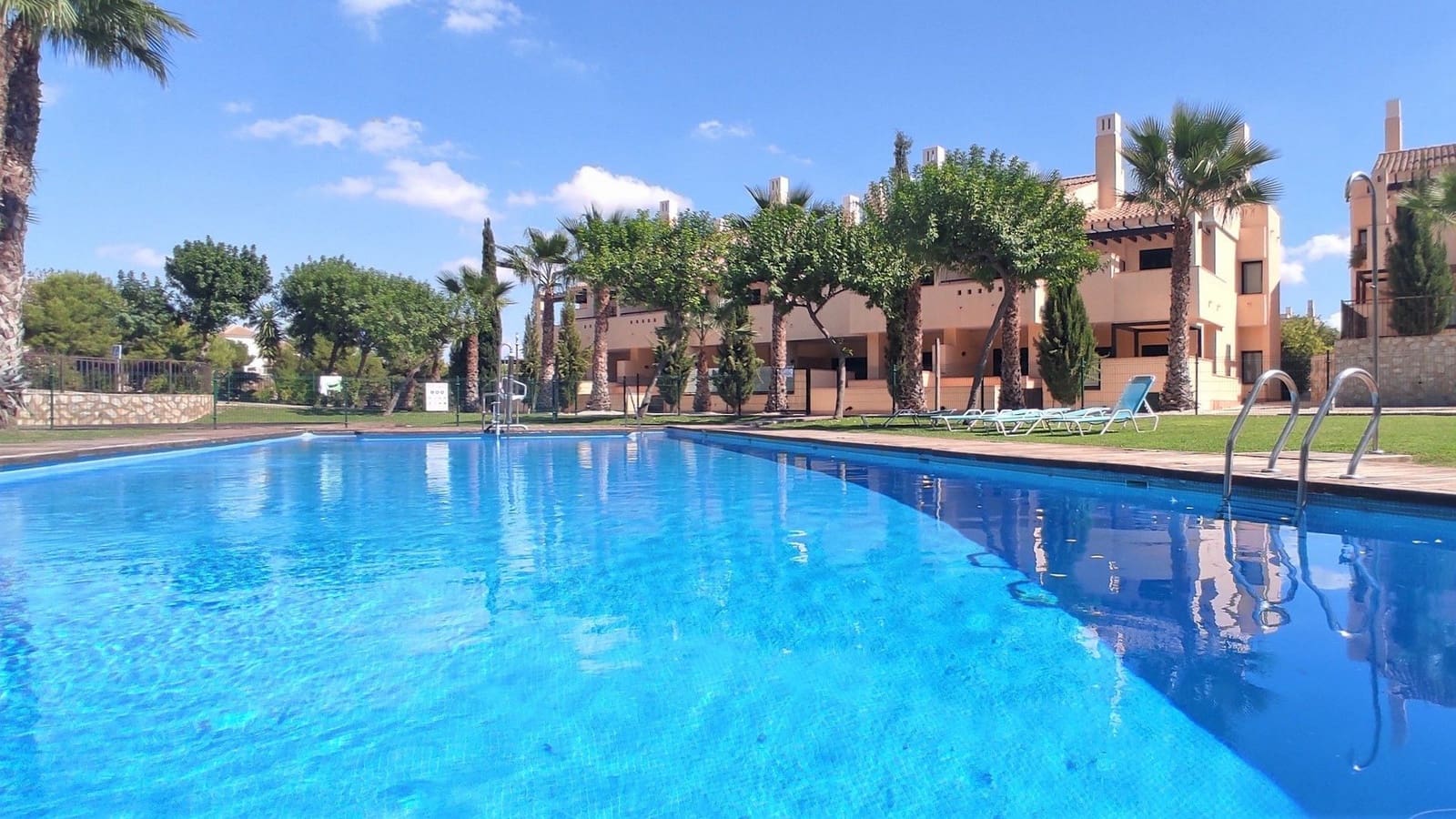 Apartamento de 2 habitaciones en Hacienda del Alamo en venta con garaje - 195.000 € (Ref: 9756717)