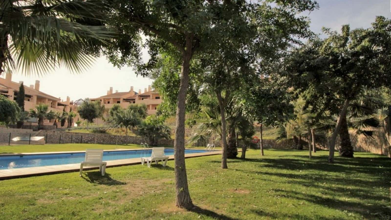 Apartamento de 2 habitaciones en Hacienda del Alamo en venta con garaje - 195.000 € (Ref: 9756717)