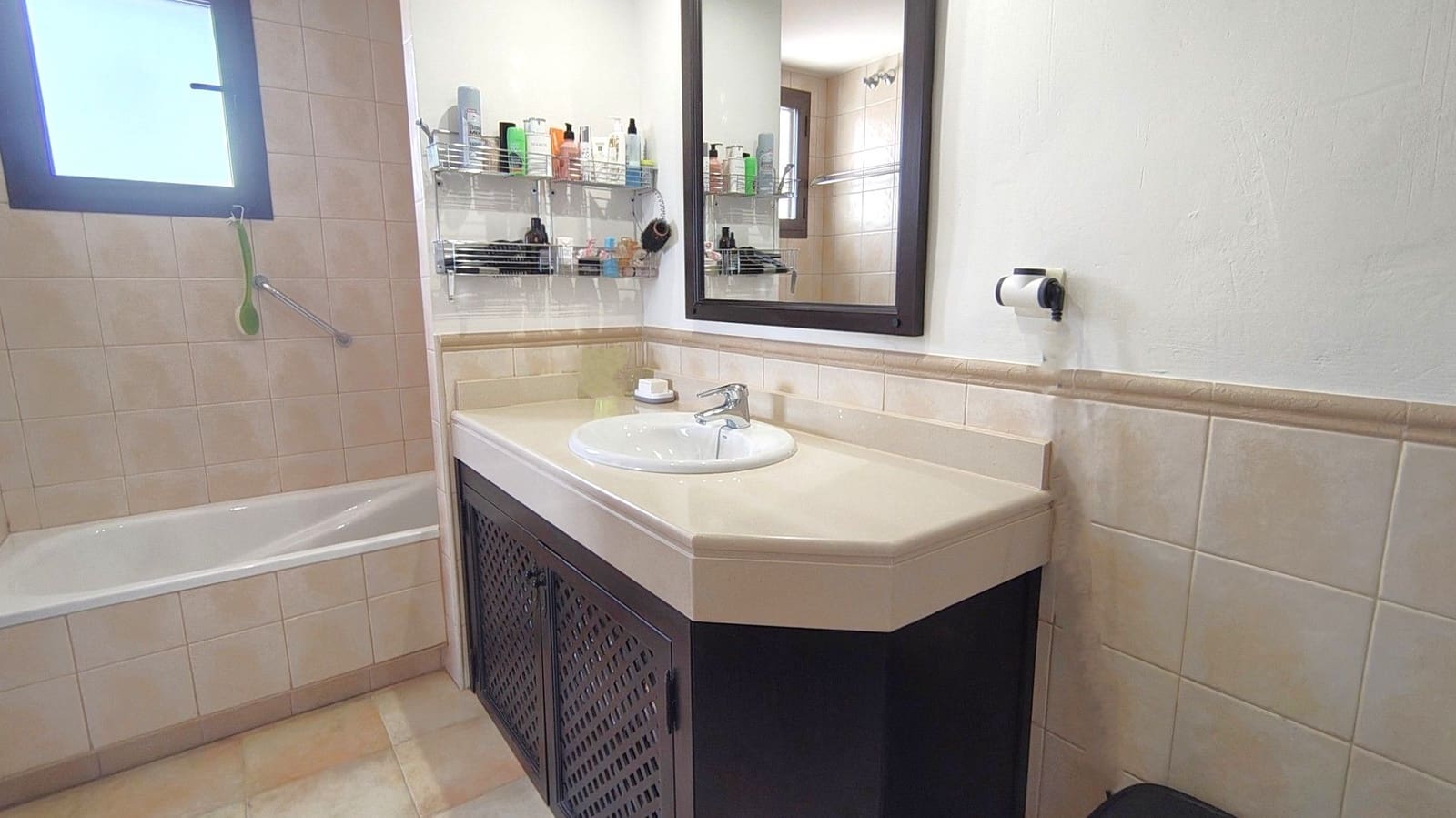 3 makuuhuone Huvila myytävänä paikassa Hacienda del Alamo mukana uima-altaan 
autotalli - 430 000 € (Ref: 9800815)