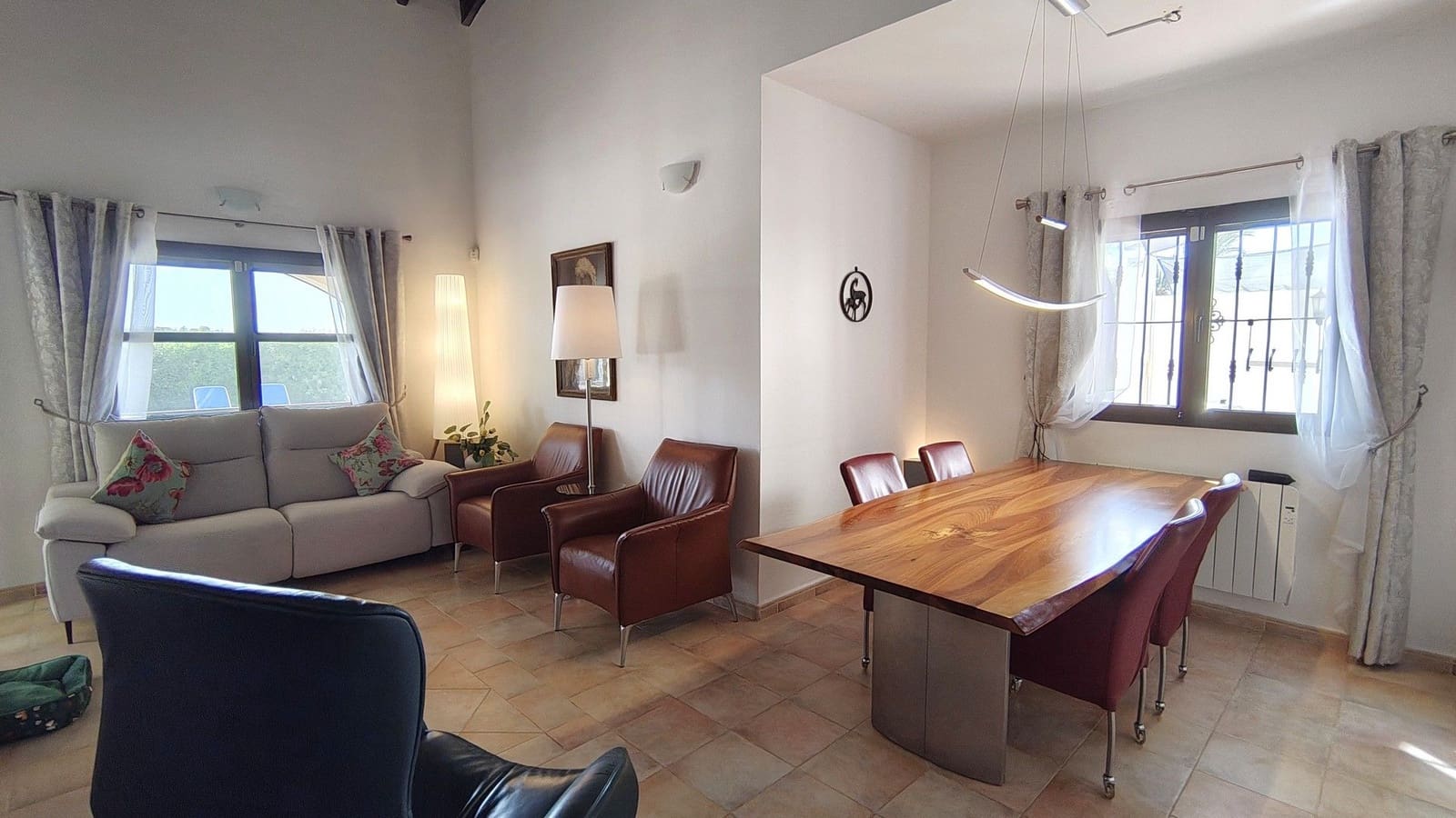 3 makuuhuone Huvila myytävänä paikassa Hacienda del Alamo mukana uima-altaan 
autotalli - 430 000 € (Ref: 9800815)