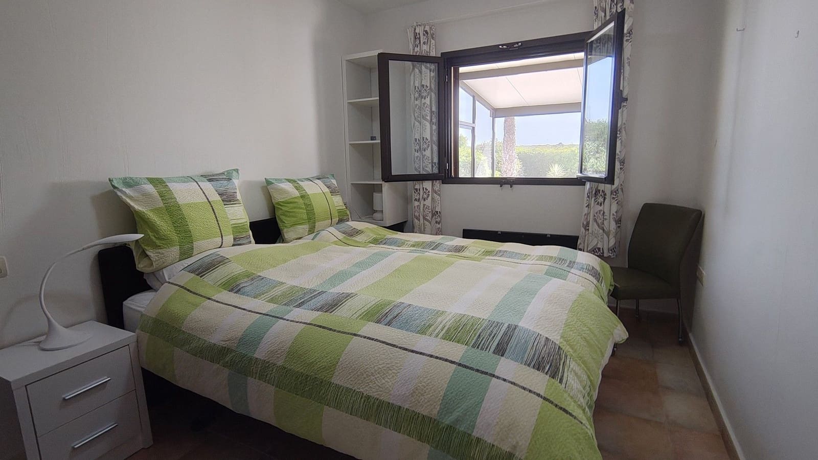 3 makuuhuone Huvila myytävänä paikassa Hacienda del Alamo mukana uima-altaan 
autotalli - 430 000 € (Ref: 9800815)