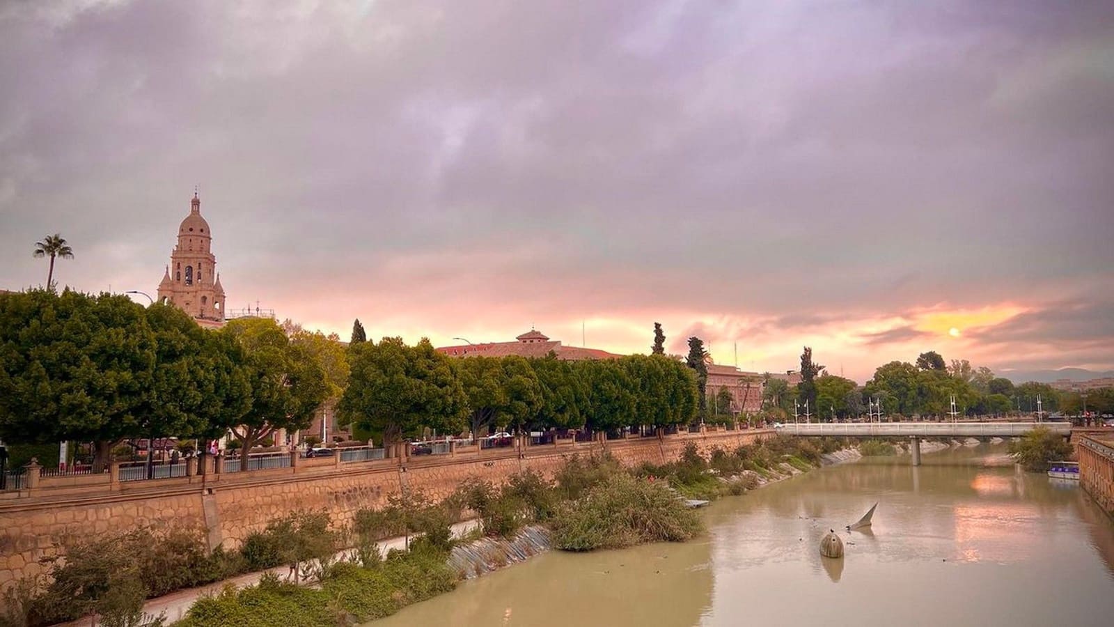 3 makuuhuone Huvila myytävänä paikassa Hacienda del Alamo mukana uima-altaan 
autotalli - 430 000 € (Ref: 9800815)