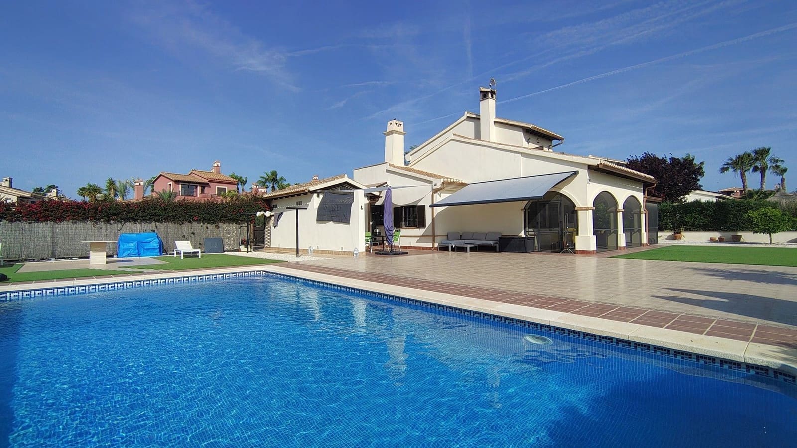 Chalet de 3 habitaciones en Hacienda del Alamo en venta con piscina garaje - 740.000 € (Ref: 9800815)