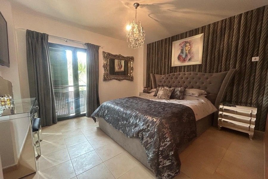 2 slaapkamer Appartement te koop in Hacienda del Alamo met garage - € 170.000 (Ref: 9805696)