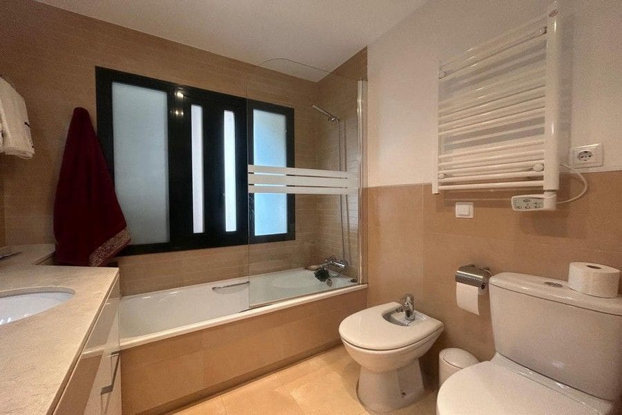 2 slaapkamer Appartement te koop in Hacienda del Alamo met garage - € 170.000 (Ref: 9805696)