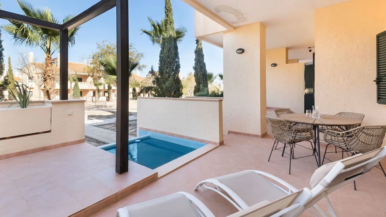 2 soveværelse Lejlighed til salg i Hacienda del Alamo med garage - € 175.000 (Ref: 9815336)