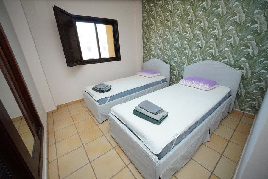 2 bedroom Apartment for sale in Hacienda del Alamo with pool garage - € 168,900 (Ref: 9854418)