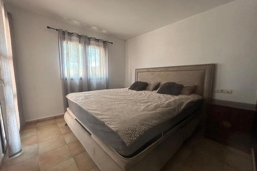 2 bedroom Villa for sale in Hacienda del Alamo with pool garage - € 190,000 (Ref: 9854616)