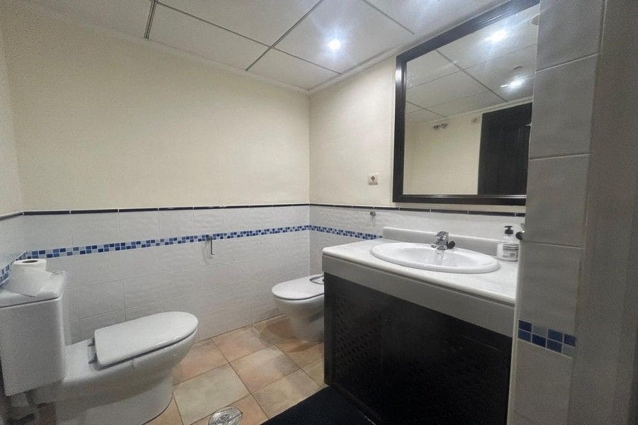 2 bedroom Villa for sale in Hacienda del Alamo with pool garage - € 190,000 (Ref: 9854616)