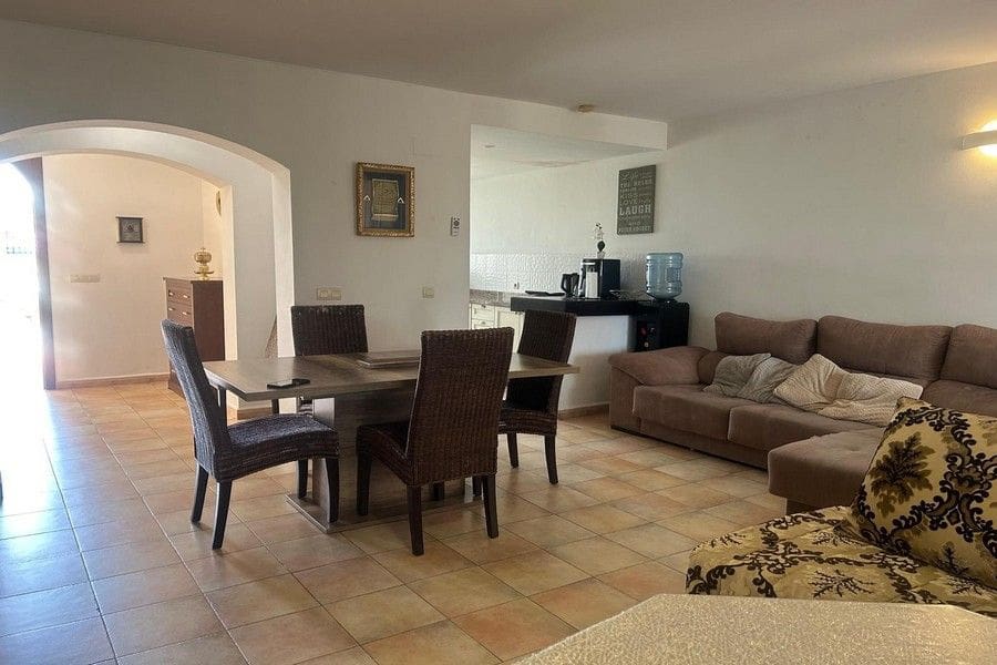 2 bedroom Villa for sale in Hacienda del Alamo with pool garage - € 190,000 (Ref: 9854616)