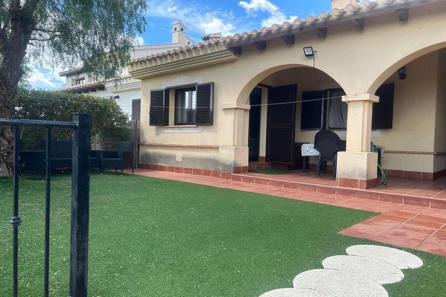 2 bedroom Villa for sale in Hacienda del Alamo with pool garage - € 190,000 (Ref: 9854616)