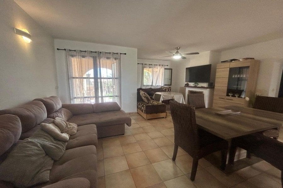 2 bedroom Villa for sale in Hacienda del Alamo with pool garage - € 190,000 (Ref: 9854616)
