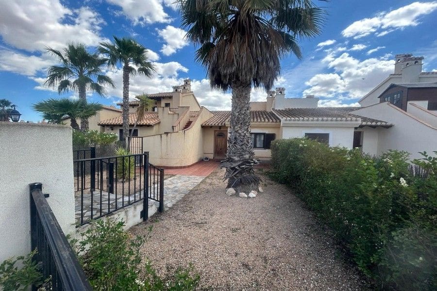 2 bedroom Villa for sale in Hacienda del Alamo with pool garage - € 190,000 (Ref: 9854616)