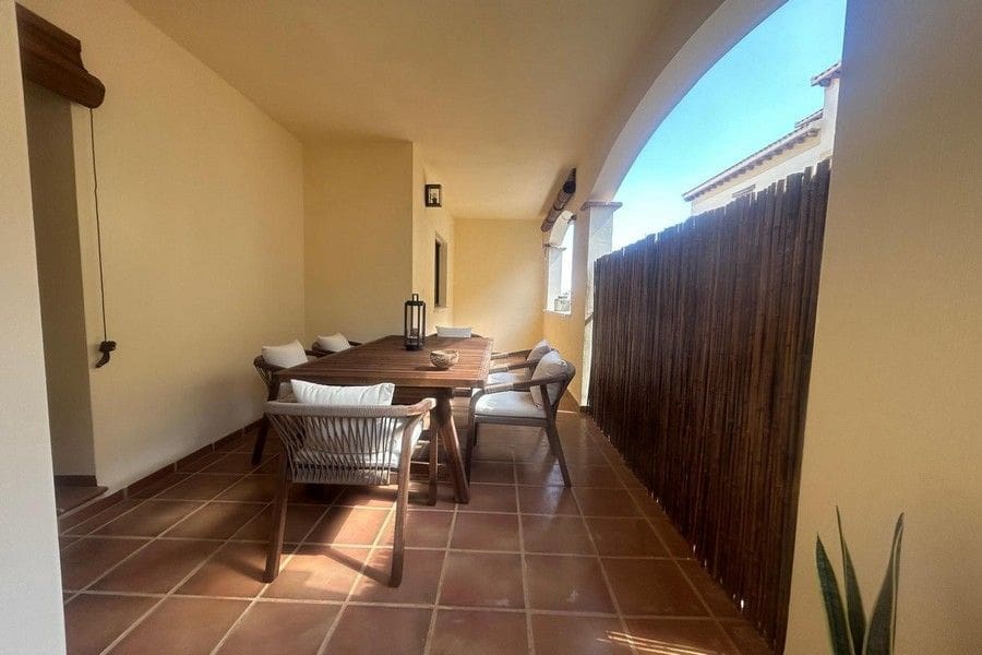 2 soverom Leilighet til salgs i Hacienda del Alamo med svømmebasseng garasje - € 225 000 (Ref: 9854616)