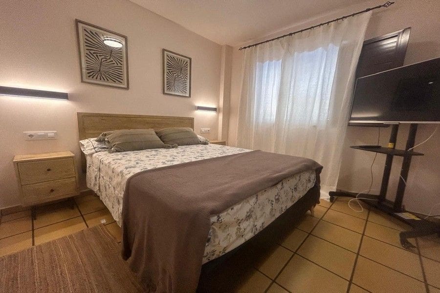 2 soverom Leilighet til salgs i Hacienda del Alamo med svømmebasseng garasje - € 225 000 (Ref: 9854616)