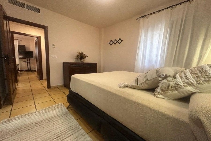 2 soverom Leilighet til salgs i Hacienda del Alamo med svømmebasseng garasje - € 225 000 (Ref: 9854616)