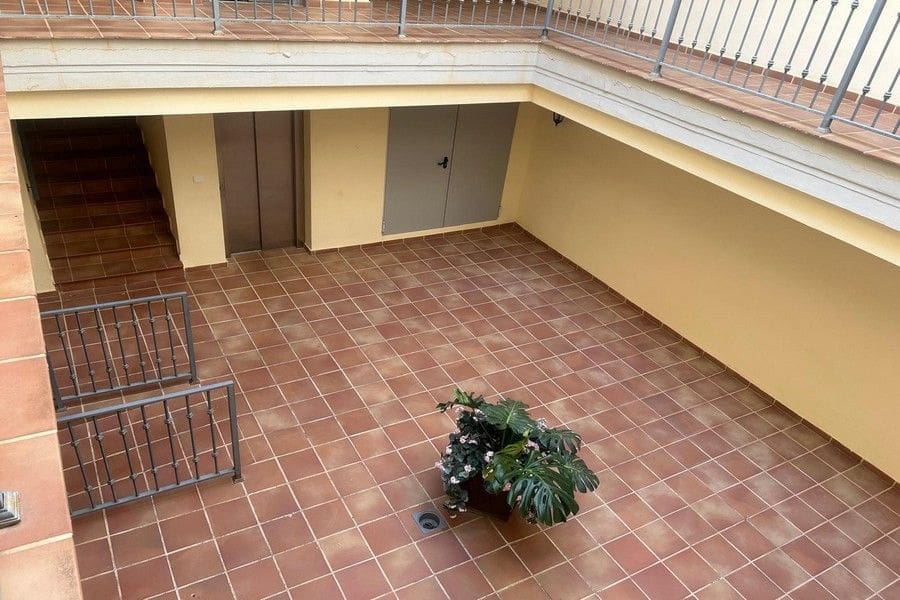 2 soverom Leilighet til salgs i Hacienda del Alamo med svømmebasseng garasje - € 225 000 (Ref: 9854616)