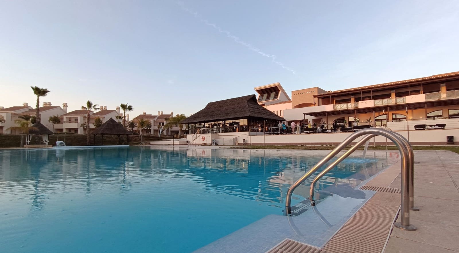2 bedroom Apartment for sale in Hacienda del Alamo with pool garage - € 214,900 (Ref: 9926545)