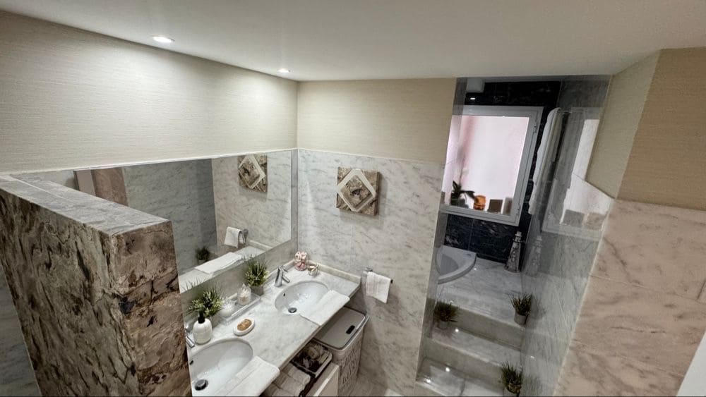 3 bedroom Apartment for sale in Hacienda del Alamo with garage - € 249,950 (Ref: 9928338)