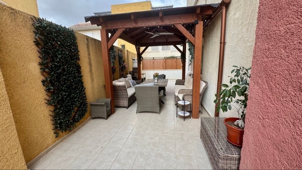 3 bedroom Apartment for sale in Hacienda del Alamo with garage - € 249,950 (Ref: 9928338)