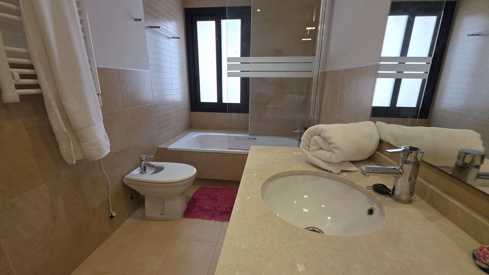 Apartamento de 2 habitaciones en Hacienda del Alamo en venta con garaje - 154.900 € (Ref: 9932179)
