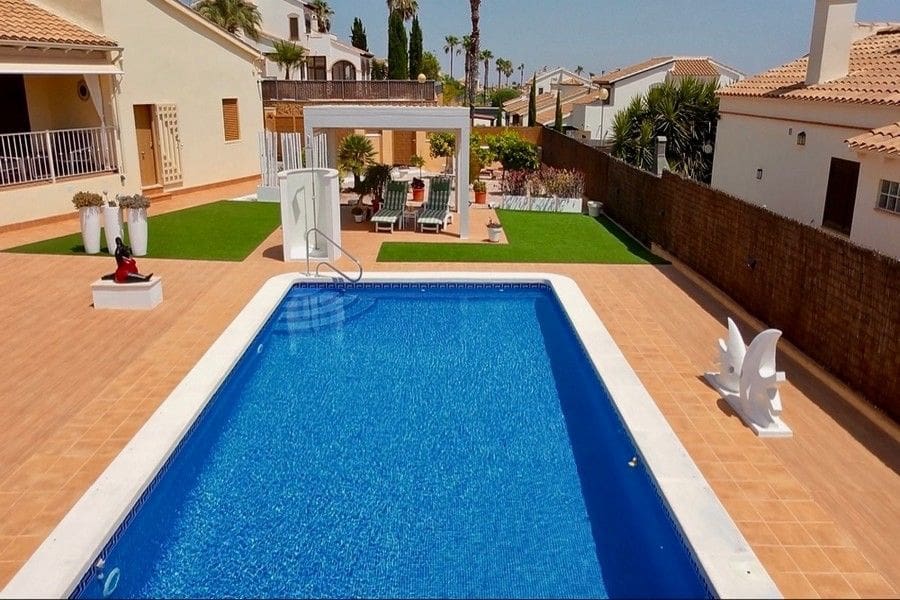 3 soveværelse Villa til salg i Fuente Alamo de Murcia med swimmingpool garage - € 595.000 (Ref: 9946799)