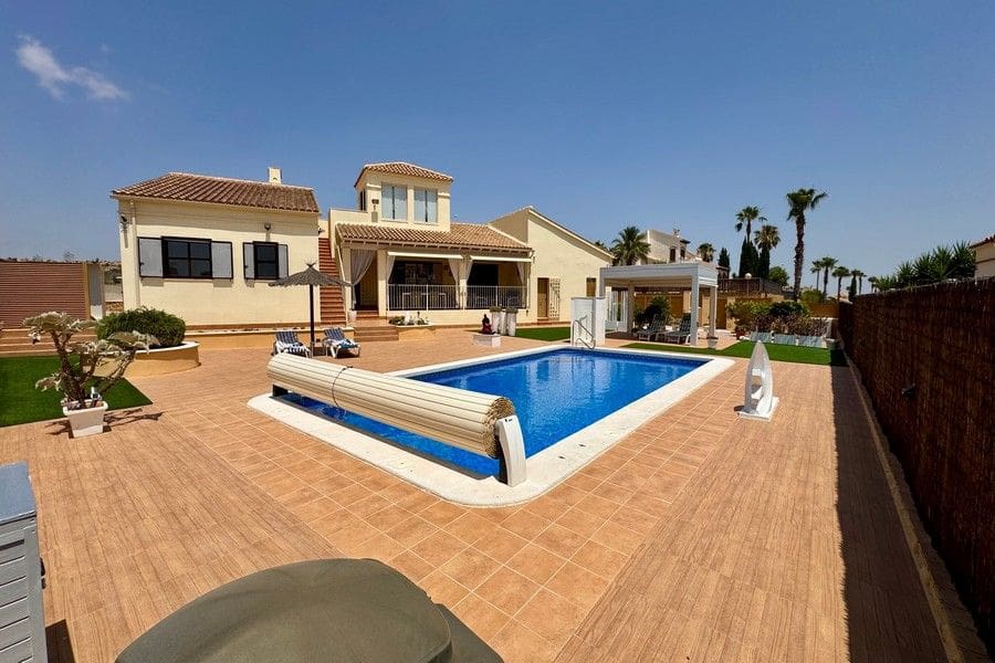 3 soveværelse Villa til salg i Fuente Alamo de Murcia med swimmingpool garage - € 595.000 (Ref: 9946799)