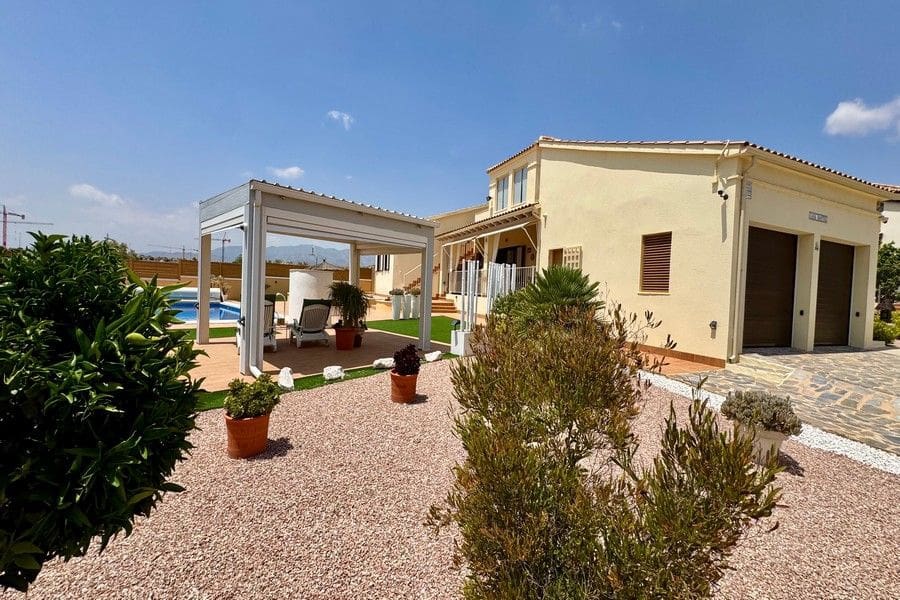 3 soveværelse Villa til salg i Fuente Alamo de Murcia med swimmingpool garage - € 595.000 (Ref: 9946799)