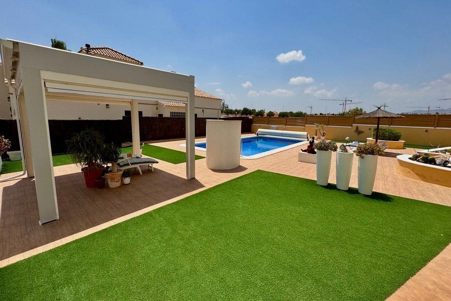 3 soveværelse Villa til salg i Fuente Alamo de Murcia med swimmingpool garage - € 595.000 (Ref: 9946799)
