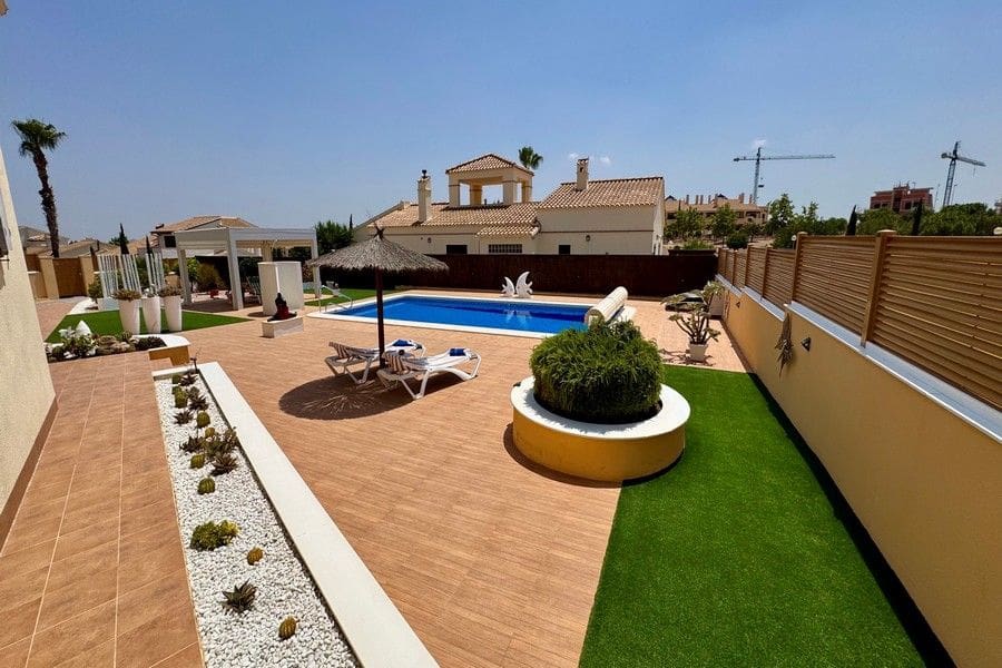 3 soveværelse Villa til salg i Fuente Alamo de Murcia med swimmingpool garage - € 595.000 (Ref: 9946799)