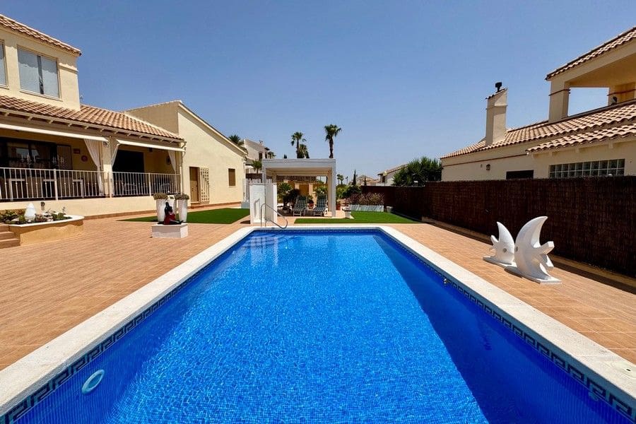 3 soveværelse Villa til salg i Fuente Alamo de Murcia med swimmingpool garage - € 595.000 (Ref: 9946799)