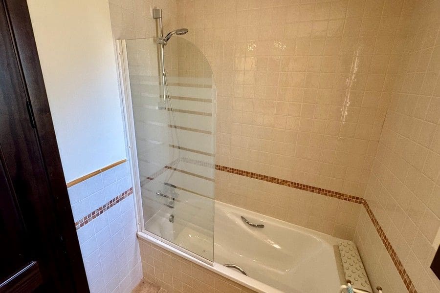 3 chambre Villa/Maison à vendre à Hacienda del Alamo avec piscine garage - 455 000 € (Ref: 9956617)