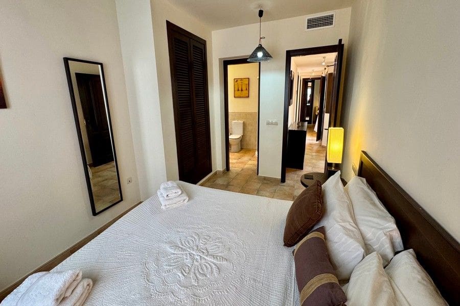 3 chambre Villa/Maison à vendre à Hacienda del Alamo avec piscine garage - 455 000 € (Ref: 9956617)