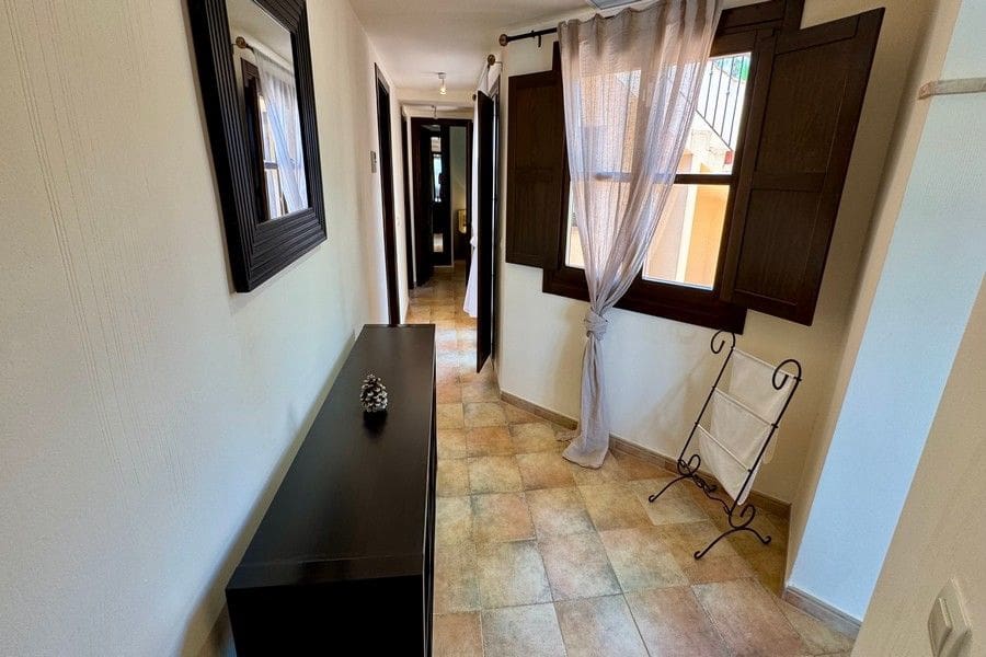 3 chambre Villa/Maison à vendre à Hacienda del Alamo avec piscine garage - 455 000 € (Ref: 9956617)
