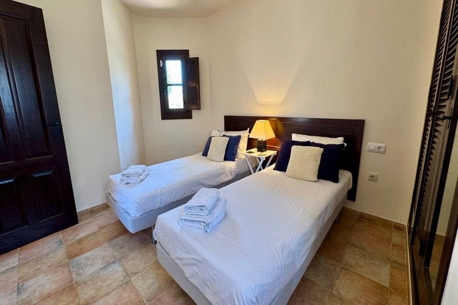 3 chambre Villa/Maison à vendre à Hacienda del Alamo avec piscine garage - 455 000 € (Ref: 9956617)