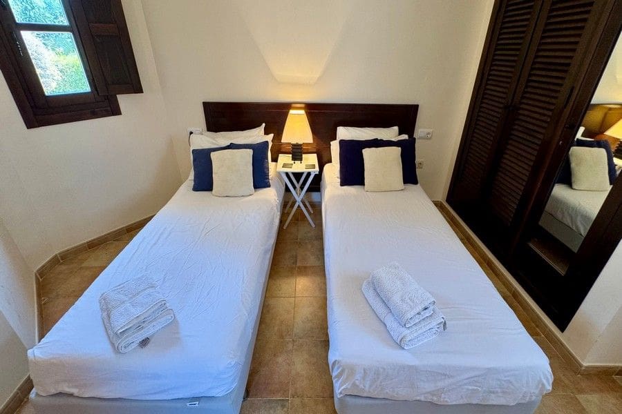 3 chambre Villa/Maison à vendre à Hacienda del Alamo avec piscine garage - 455 000 € (Ref: 9956617)