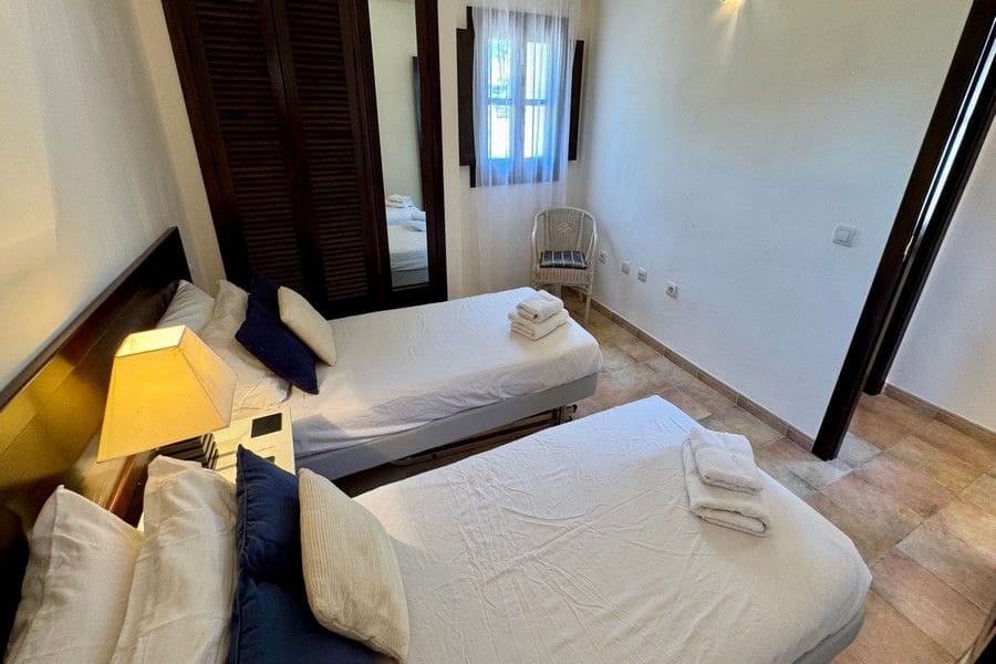 3 chambre Villa/Maison à vendre à Hacienda del Alamo avec piscine garage - 455 000 € (Ref: 9956617)