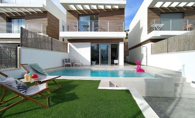 3 makuuhuone Huvila myytävänä paikassa Villamartin, Orihuela - 669 000 € (Ref: 8700171)