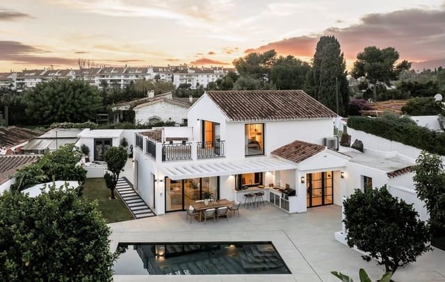 5 soveværelse Villa til salg i Nueva Alcántara, Marbella - € 2.500.000 (Ref: 9610080)