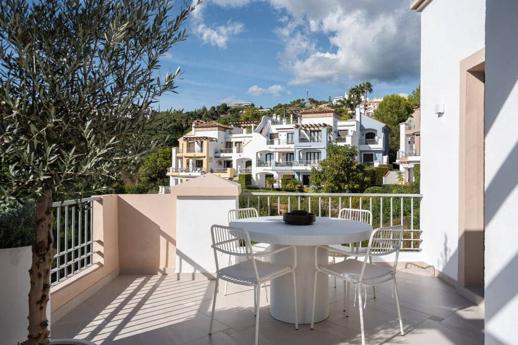 3 bedroom Apartment for sale in Marbella - € 849,000 (Ref: 9610081)